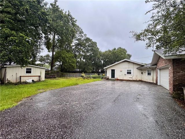 615 Skyline Drive W, Mobile, AL 36609