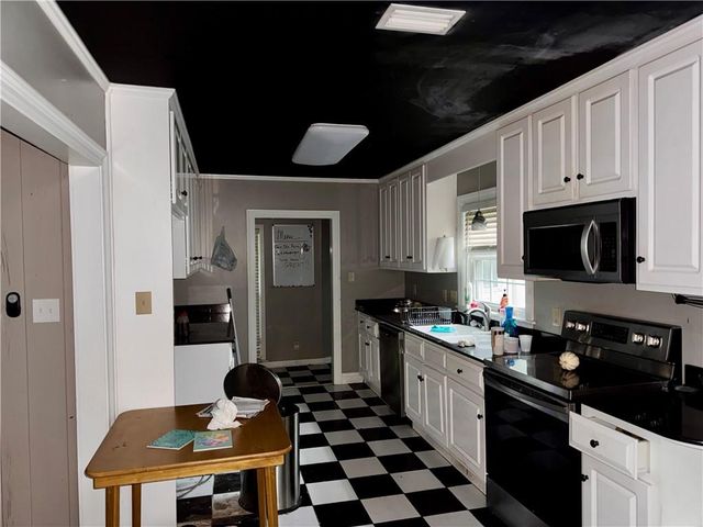 615 Skyline Drive W, Mobile, AL 36609