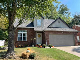 8011 Winterbury Drive, Evansville, IN 47711