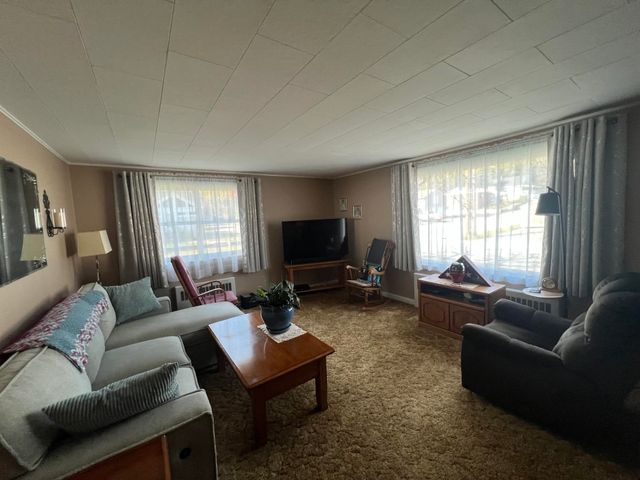 37 Pine Island Avenue, Berlin, NH 03570