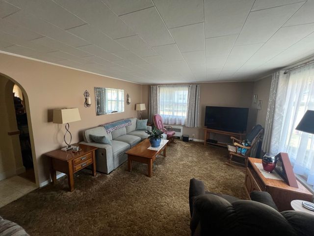 37 Pine Island Avenue, Berlin, NH 03570