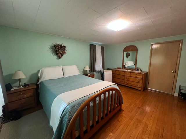 37 Pine Island Avenue, Berlin, NH 03570