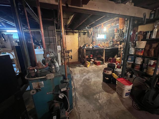 37 Pine Island Avenue, Berlin, NH 03570