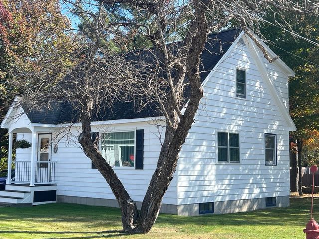 37 Pine Island Avenue, Berlin, NH 03570