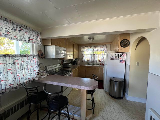 37 Pine Island Avenue, Berlin, NH 03570