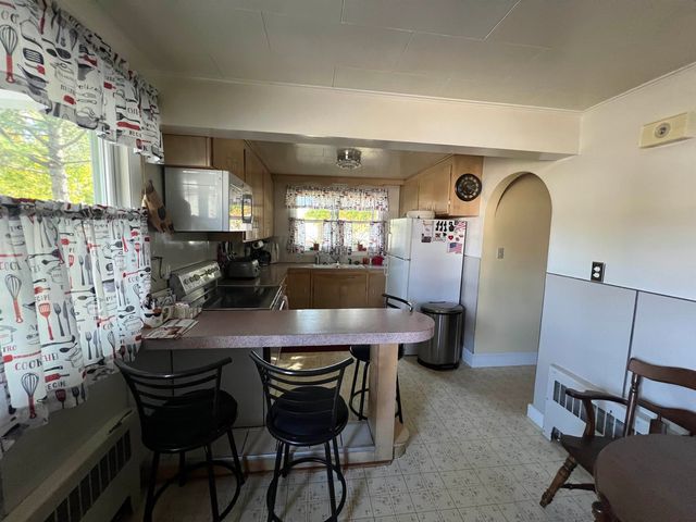 37 Pine Island Avenue, Berlin, NH 03570