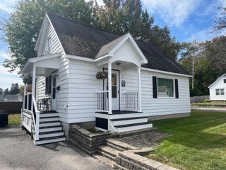 37 Pine Island Avenue, Berlin, NH 03570