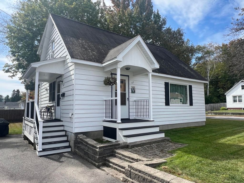 37 Pine Island Avenue, Berlin, NH 03570