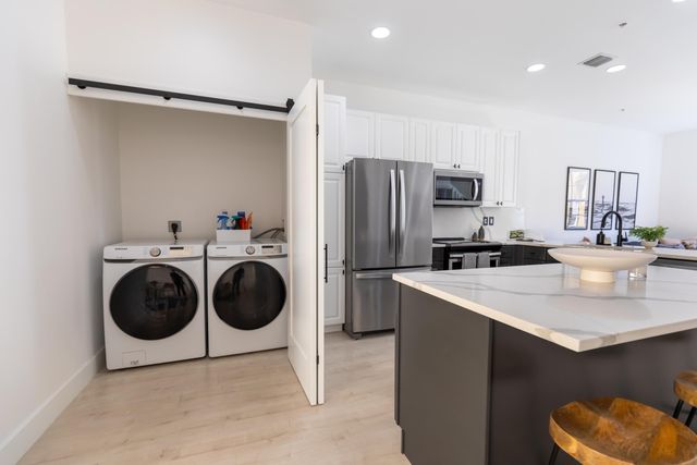 72 SE 6th Avenue H, Delray Beach, FL 33483