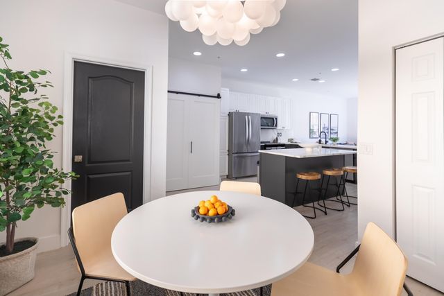72 SE 6th Avenue H, Delray Beach, FL 33483