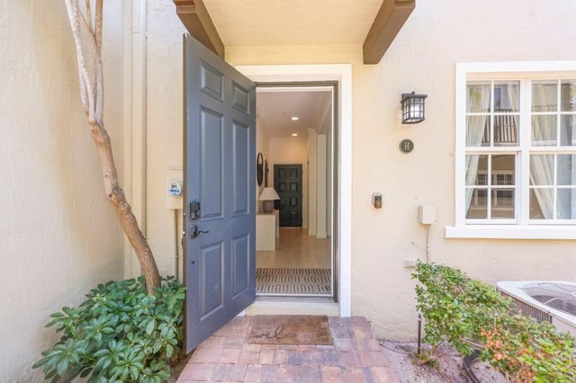 72 SE 6th Avenue H, Delray Beach, FL 33483