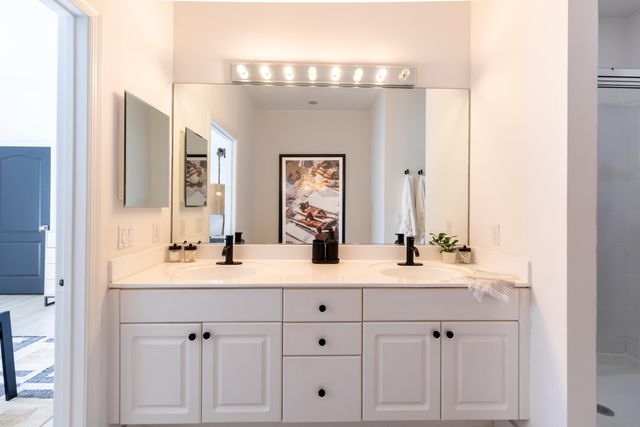 72 SE 6th Avenue H, Delray Beach, FL 33483