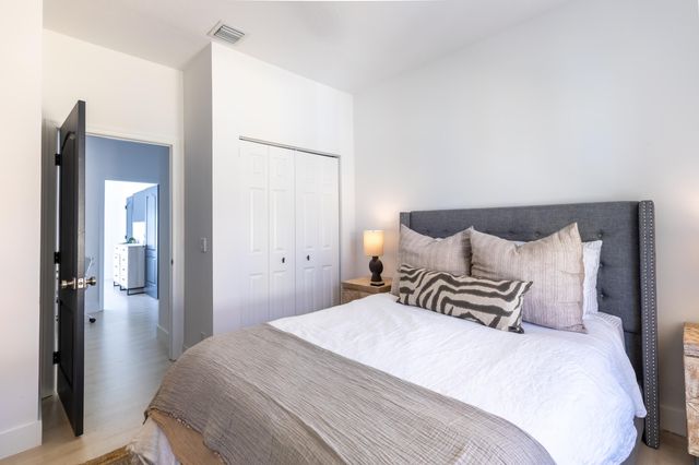 72 SE 6th Avenue H, Delray Beach, FL 33483