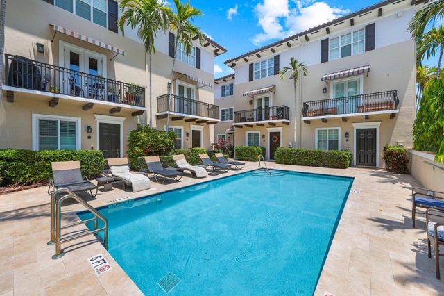 72 SE 6th Avenue H, Delray Beach, FL 33483