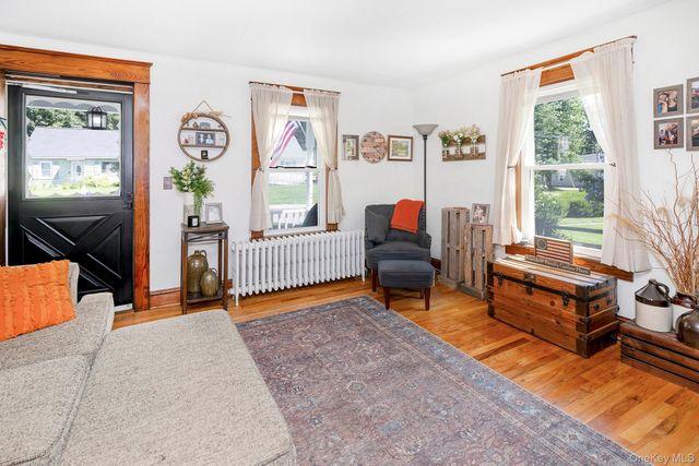 33 North Avenue, Pleasant Valley, NY 12569