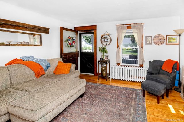 33 North Avenue, Pleasant Valley, NY 12569