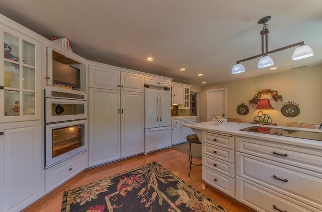 190 San Benancio Road, Salinas, CA 93908