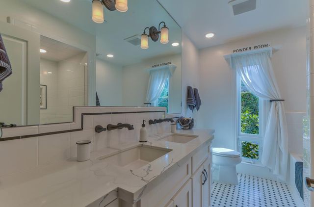 190 San Benancio Road, Salinas, CA 93908