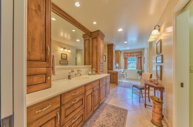 190 San Benancio Road, Salinas, CA 93908