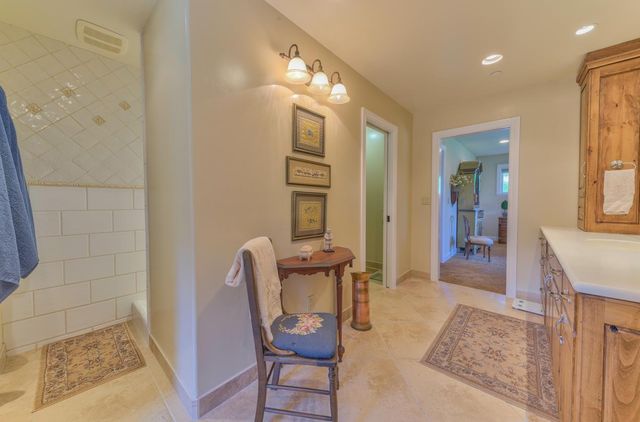 190 San Benancio Road, Salinas, CA 93908