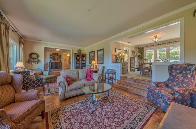 190 San Benancio Road, Salinas, CA 93908