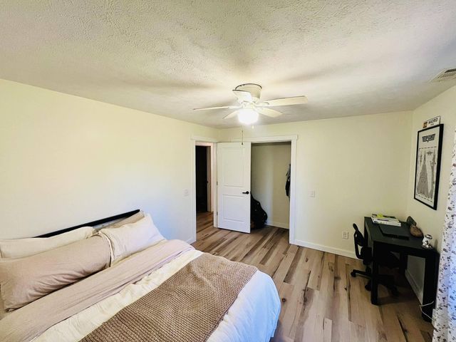 6901 E 250 S, Knox, IN 46534