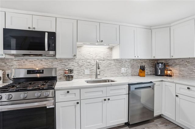 5 Maple Avenue, Smithfield, RI 02917