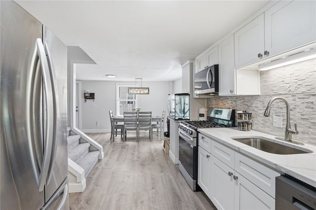 5 Maple Avenue, Smithfield, RI 02917