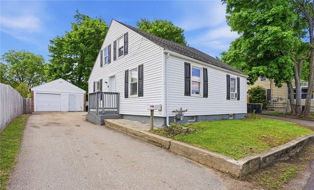 5 Maple Avenue, Smithfield, RI 02917
