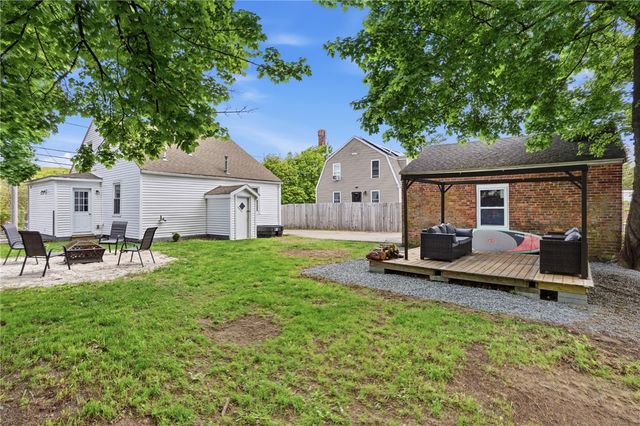 5 Maple Avenue, Smithfield, RI 02917