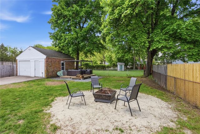 5 Maple Avenue, Smithfield, RI 02917