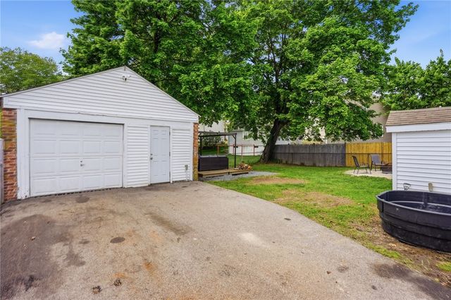 5 Maple Avenue, Smithfield, RI 02917