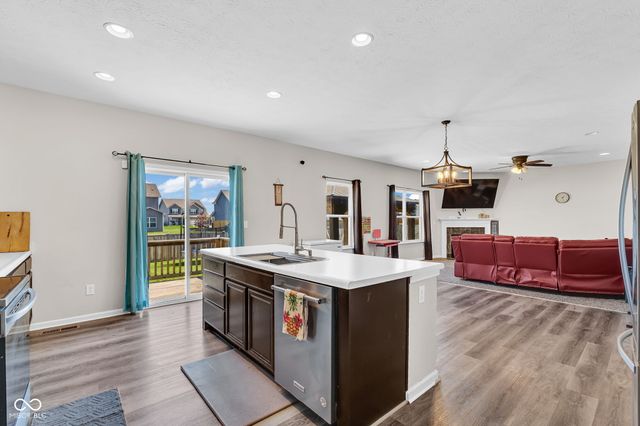 2239 Summer Shore Drive, Greenwood, IN 46143