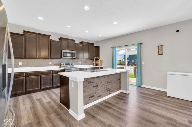 2239 Summer Shore Drive, Greenwood, IN 46143