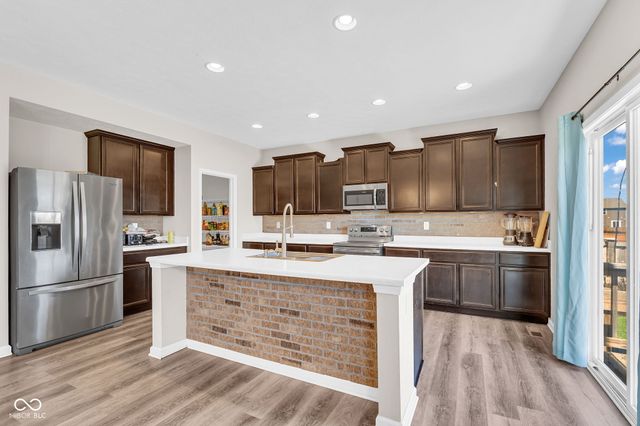 2239 Summer Shore Drive, Greenwood, IN 46143