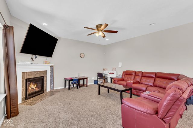 2239 Summer Shore Drive, Greenwood, IN 46143