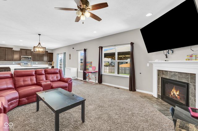 2239 Summer Shore Drive, Greenwood, IN 46143