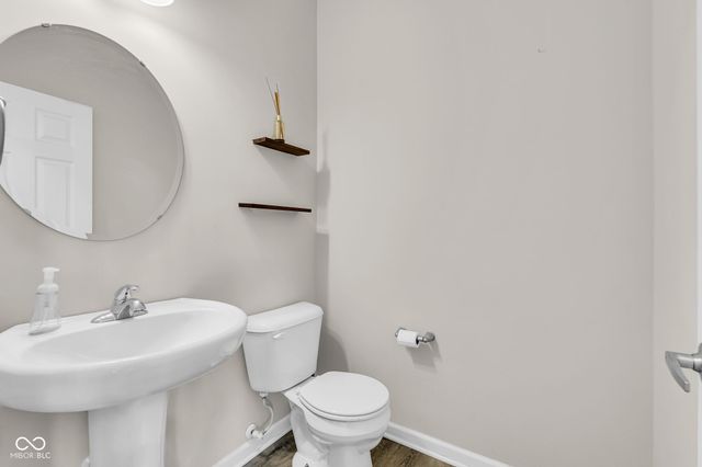 2239 Summer Shore Drive, Greenwood, IN 46143