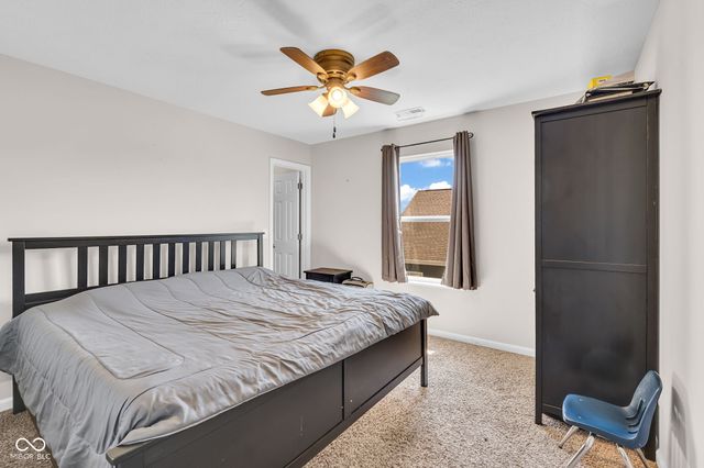 2239 Summer Shore Drive, Greenwood, IN 46143