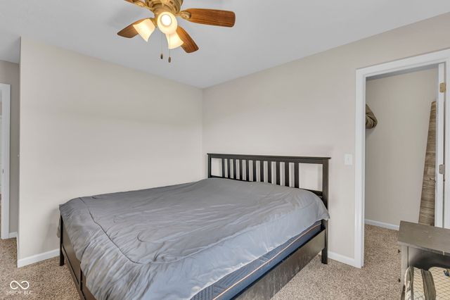 2239 Summer Shore Drive, Greenwood, IN 46143