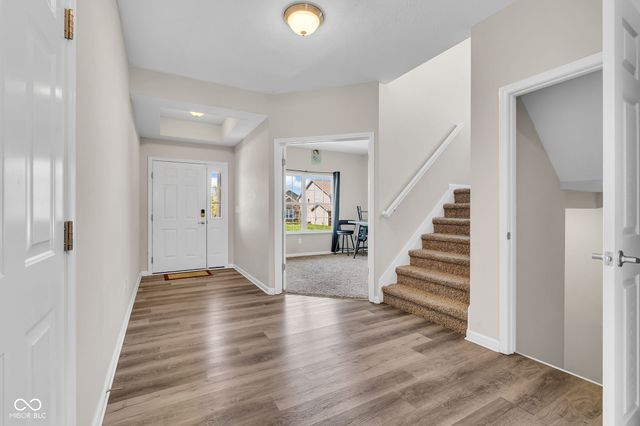 2239 Summer Shore Drive, Greenwood, IN 46143