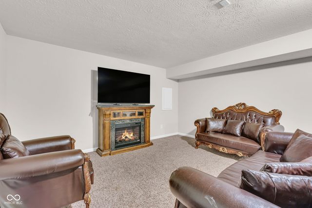 2239 Summer Shore Drive, Greenwood, IN 46143