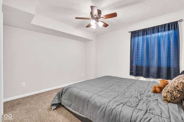 2239 Summer Shore Drive, Greenwood, IN 46143