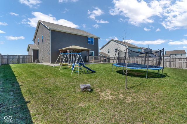 2239 Summer Shore Drive, Greenwood, IN 46143