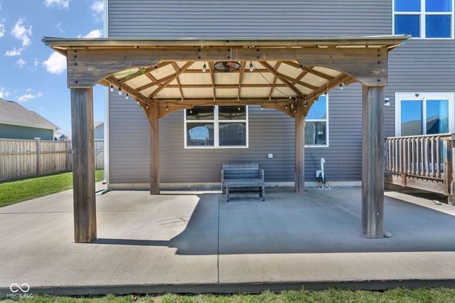 2239 Summer Shore Drive, Greenwood, IN 46143