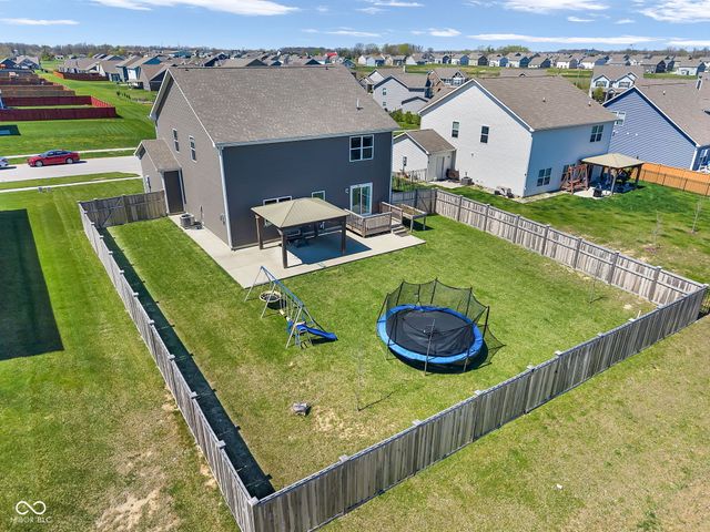 2239 Summer Shore Drive, Greenwood, IN 46143