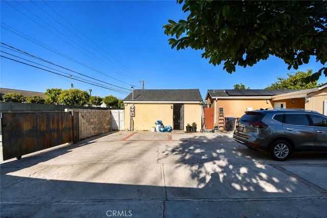 1329 W Mcfadden, Santa Ana, CA 92704