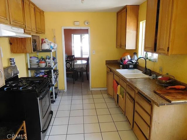 1329 W Mcfadden, Santa Ana, CA 92704