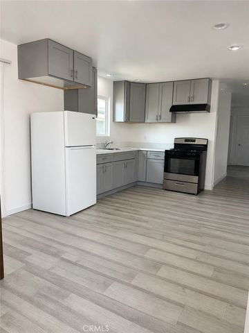 1329 W Mcfadden, Santa Ana, CA 92704