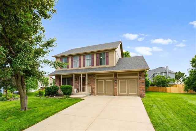 9400 N Campbell Court, Kansas City, MO 64155